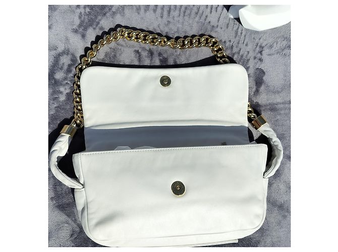 Timeless Chanel Vintage Weiße Tasche - Ansicht 10