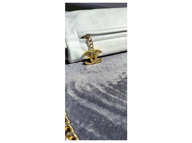 Timeless Chanel Vintage Weiße Tasche - Ansicht 11
