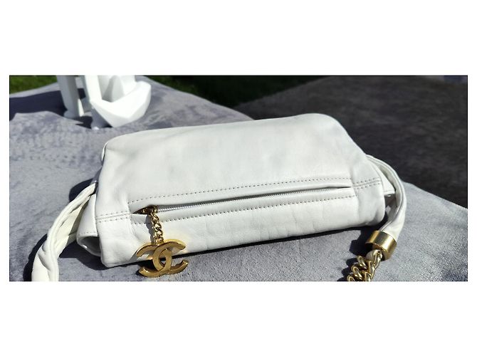Timeless Chanel Vintage Weiße Tasche - Ansicht 12