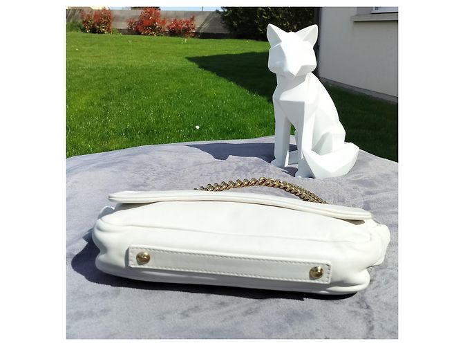 Timeless Chanel Vintage Weiße Tasche - Ansicht 14