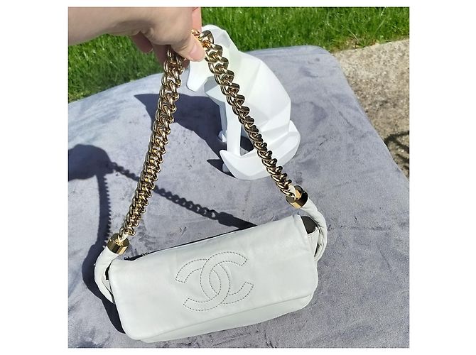 Timeless Chanel Vintage Weiße Tasche - Ansicht 3