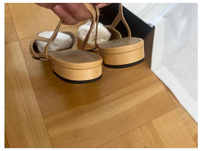 Sandali Slingback Chanel in pelle beige - vista 4