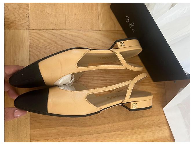 Sandali Slingback Chanel in pelle beige - vista 6