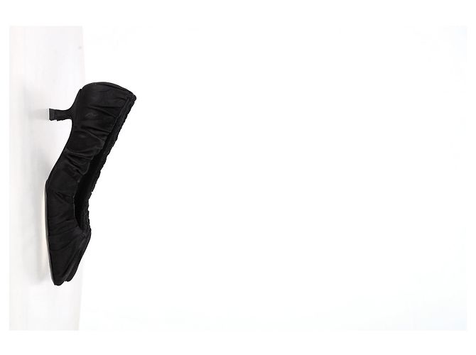 Khaite Palmero Rüsch-Kitten-Absatzpumps aus schwarzer Seide - Ansicht 8