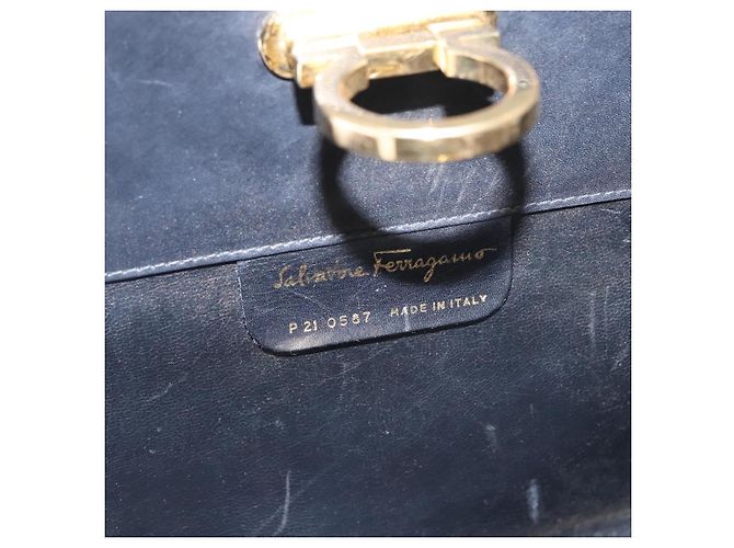 Borsa a spalla Gancini Chain in pelle nera e oro Auth BD929 di Salvatore Ferragamo Nero D'oro - vista 15