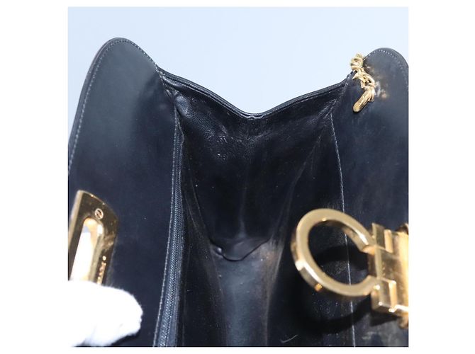 Borsa a spalla Gancini Chain in pelle nera e oro Auth BD929 di Salvatore Ferragamo Nero D'oro - vista 18