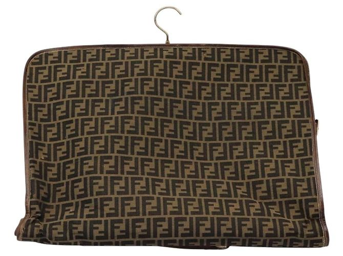 FENDI Zucca Capa de Tecido para Roupas Marrom Auth fm4432 - vista 3