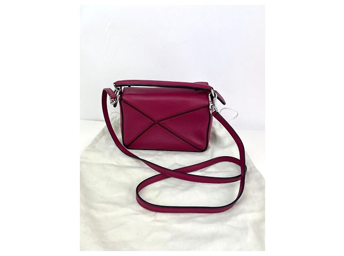Borsa a tracolla mini Puzzle in pelle di vitello cremisi Loewe Rosso - vista 2