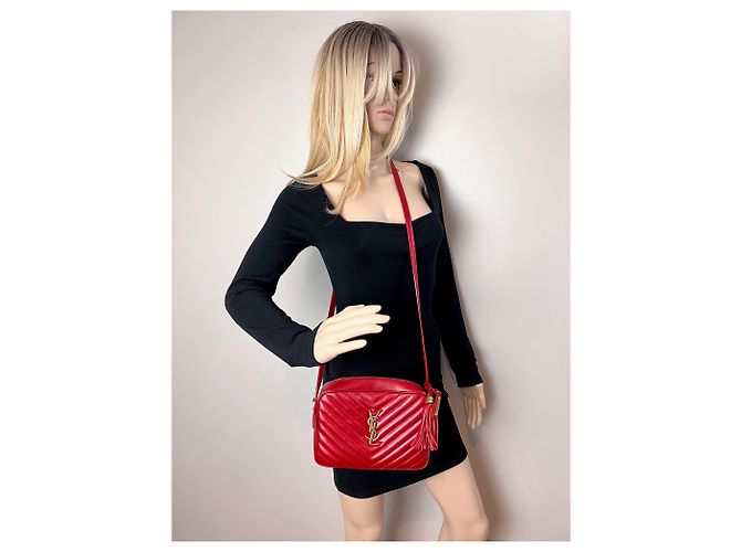 Borsa a tracolla Lou in pelle di vitello trapuntata rossa Saint Laurent Rosso - vista 4