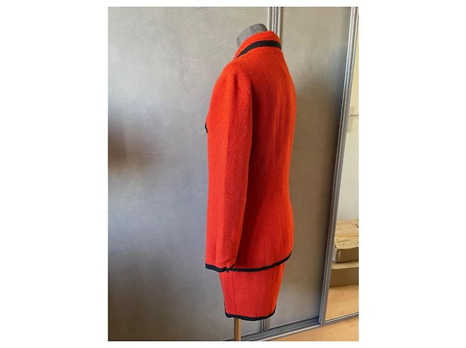 Conjunto de saia e casaco Chanel em tweed coral - vista 8