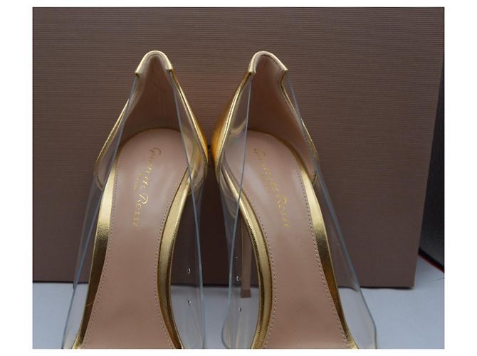 Décolleté Gianvito Rossi Plexy Oro in Pelle - vista 6