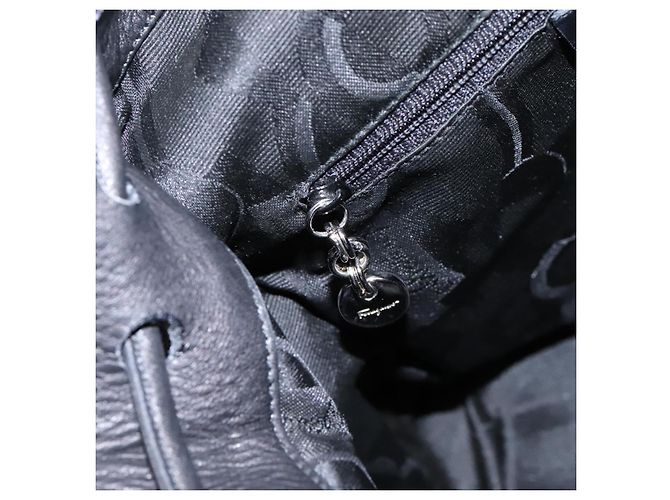 Zaino in pelle nera e argento Gancini di Salvatore Ferragamo Auth EC696 Nero - vista 26