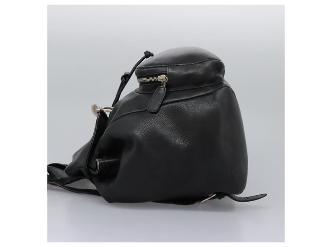 Zaino in pelle nera e argento Gancini di Salvatore Ferragamo Auth EC696 Nero - vista 4