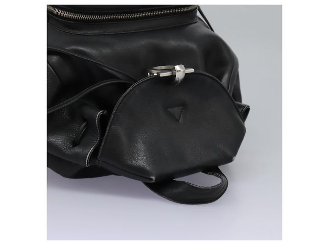 Zaino in pelle nera e argento Gancini di Salvatore Ferragamo Auth EC696 Nero - vista 6