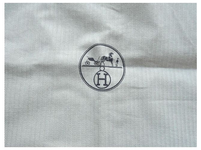 Hermès dustbag in chevron canvas 60X51 for Hermès Birkin bag 35 cms Beige - view 2