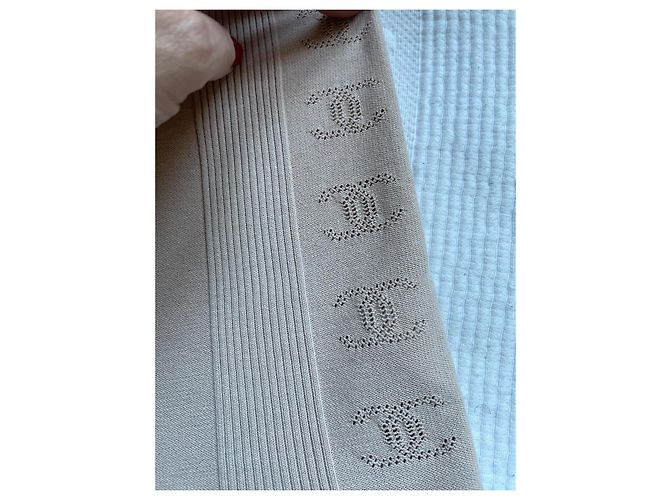 Top Chanel con monogramma logo CC beige - vista 8