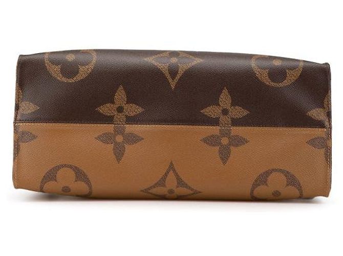 Borsa OnTheGo GM M45320 di Louis Vuitton Marrone - vista 3