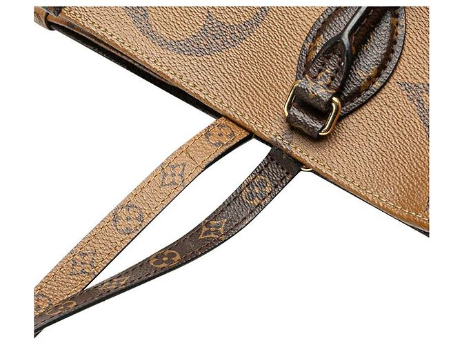 Borsa OnTheGo GM M45320 di Louis Vuitton Marrone - vista 5