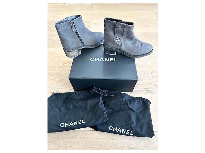 Scarpe Chanel per donna in buone condizioni - vista 2