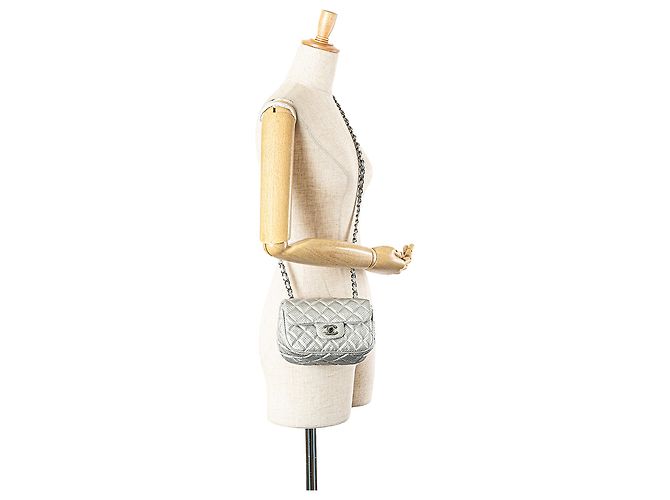 Chanel Mini perforato in agnello argento Punch Flap - vista 11