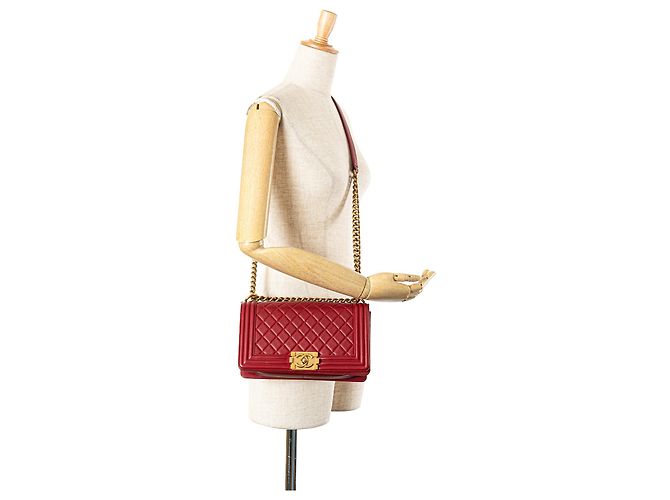 Le Boy Chanel Red Old Medium Quilted Lambskin Boy Flap - vista 11