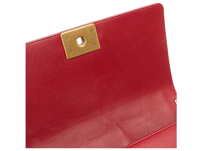 Le Boy Chanel Red Old Medium Quilted Lambskin Boy Flap - vista 9