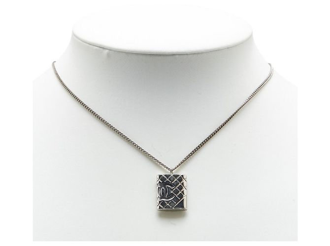 Collana pendente Chanel Matelassé Coco Mark Cambon Argento - vista 8
