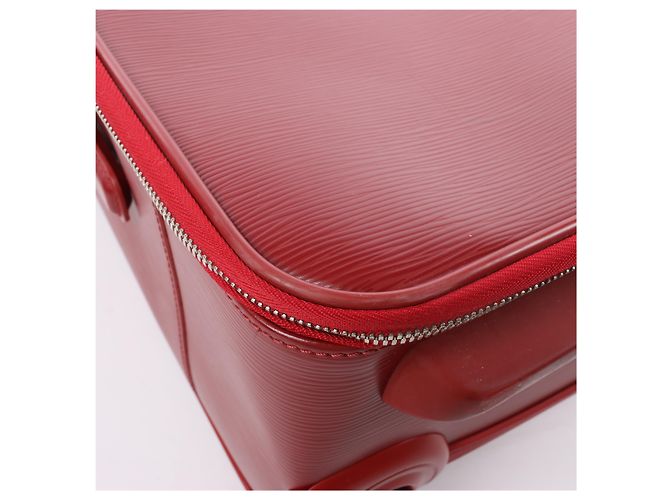 Sac de voyage Louis Vuitton Pegase 55 en cuir Epi rouge M23028 - vue 11