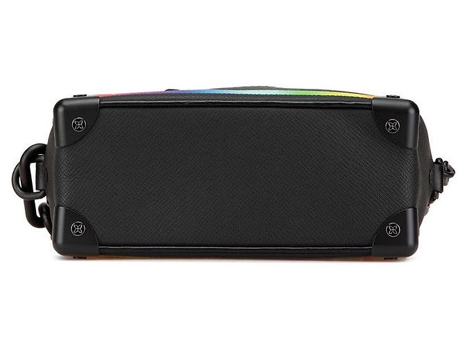 Borsa Mini Soft Trunk Taiga Louis Vuitton M30351 Nero - vista 3