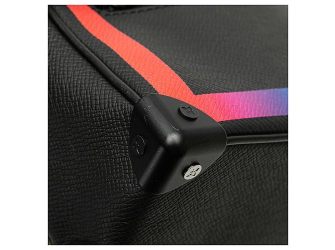 Borsa Mini Soft Trunk Taiga Louis Vuitton M30351 Nero - vista 4