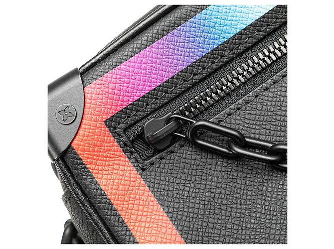 Borsa Mini Soft Trunk Taiga Louis Vuitton M30351 Nero - vista 6