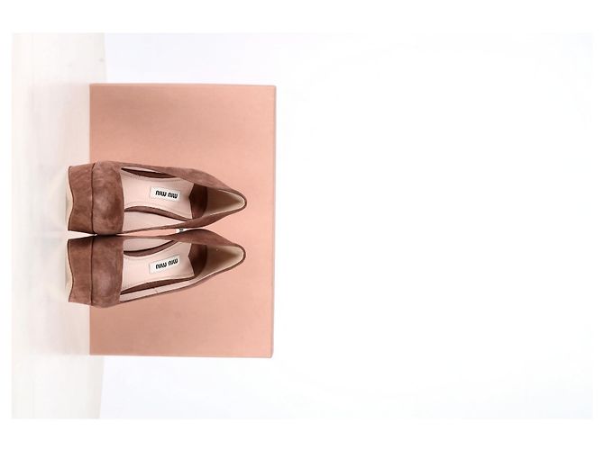 Miu Miu Décolleté con Piattaforma in Camoscio Marrone Rosso - vista 14
