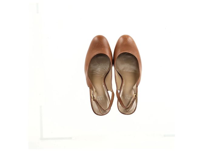 Stuart Weitzman Décolleté Slingback con Piattaforma in Pelle Marrone - vista 10