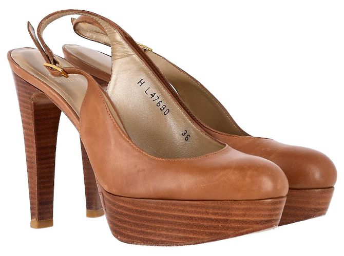 Stuart Weitzman Décolleté Slingback con Piattaforma in Pelle Marrone - vista 4