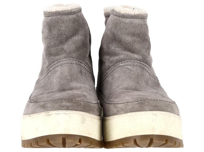 Prada Winter Stiefeletten aus grauem Wildleder mit Shearling-Futter Weiß Roh - Ansicht 2