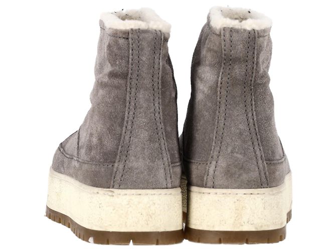 Prada Winter Stiefeletten aus grauem Wildleder mit Shearling-Futter Weiß Roh - Ansicht 5