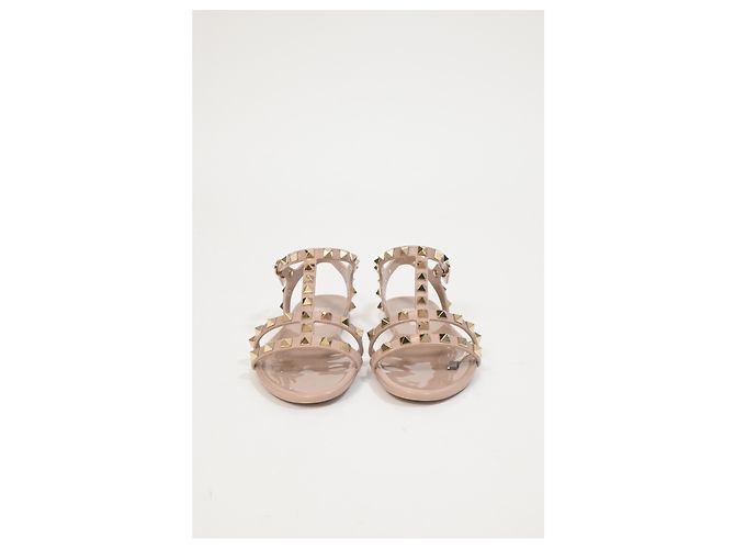 Valentino Garavani Sandali piatti Valentino Rockstud in gomma beige - vista 10