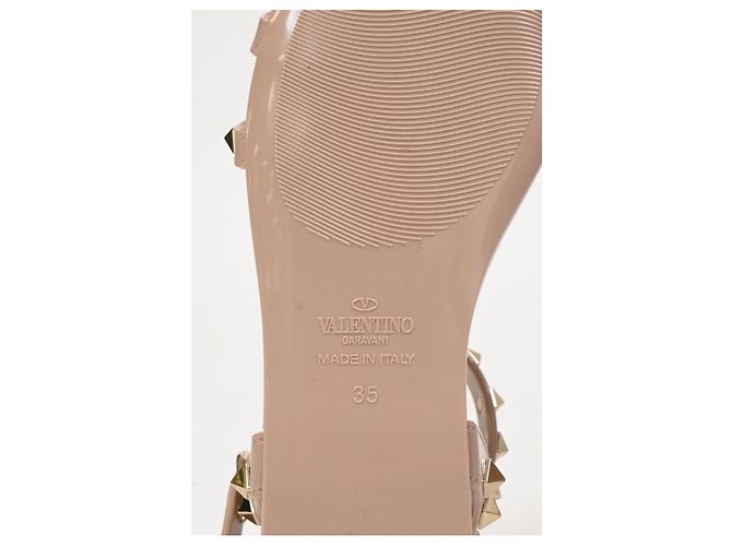 Valentino Garavani Sandali piatti Valentino Rockstud in gomma beige - vista 15