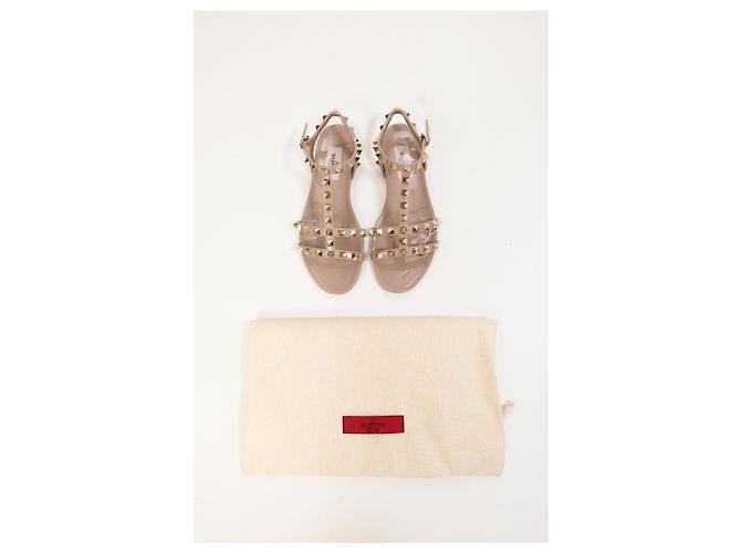Valentino Garavani Sandali piatti Valentino Rockstud in gomma beige - vista 16