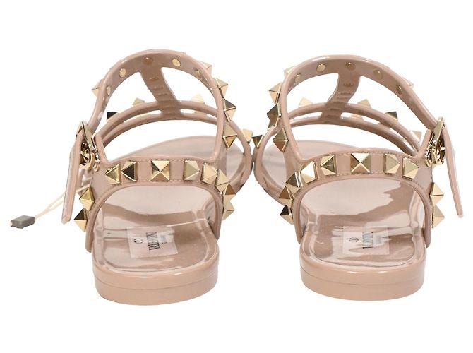 Valentino Garavani Sandali piatti Valentino Rockstud in gomma beige - vista 3