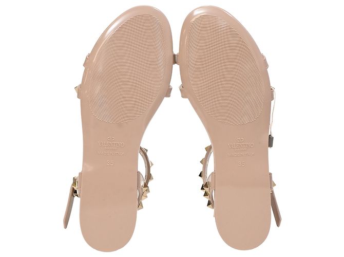 Valentino Garavani Sandali piatti Valentino Rockstud in gomma beige - vista 6