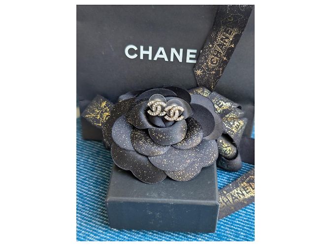 Chanel CC F17V Logo Cristallo GHW Coco Mark Orecchini Mini Classici Scatola Dorata D'oro - vista 12