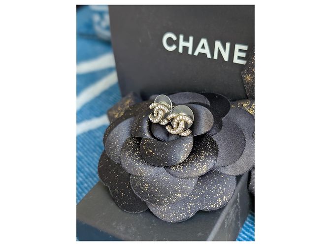 Chanel CC F17V Logo Cristallo GHW Coco Mark Orecchini Mini Classici Scatola Dorata D'oro - vista 3