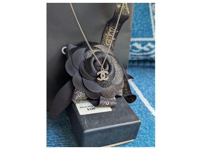 Chanel CC B10V collana classica senza tempo scatola cristallo ricevuta Argento - vista 3