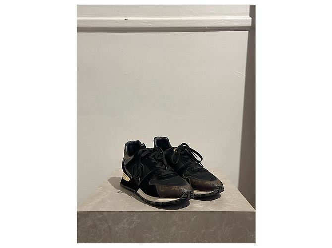 Sneakers LOUIS VUITTON T.EU 40 Pelle Nero - vista 2