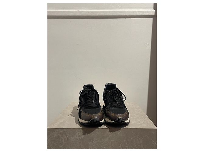Sneakers LOUIS VUITTON T.EU 40 Pelle Nero - vista 3