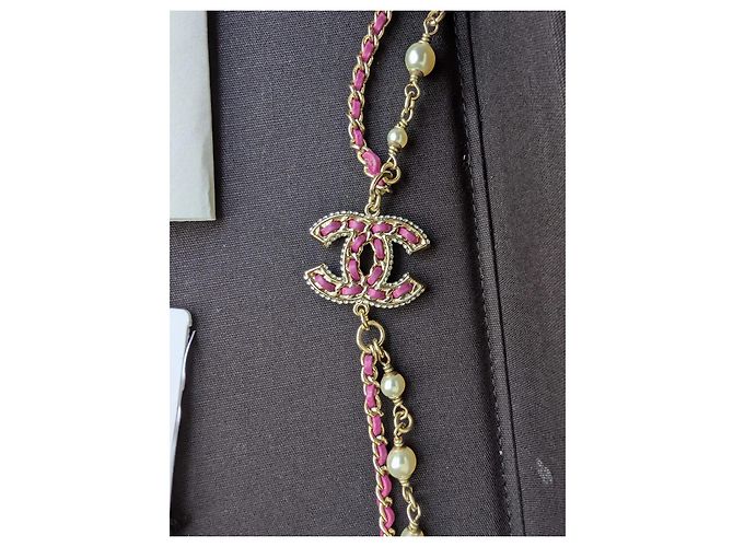 Chanel CC B21P Logo Collana in Pelle Rosa con Perle e Cristalli GHW - vista 16