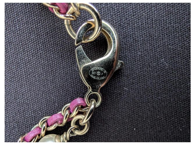Chanel CC B21P Logo Collana in Pelle Rosa con Perle e Cristalli GHW - vista 9