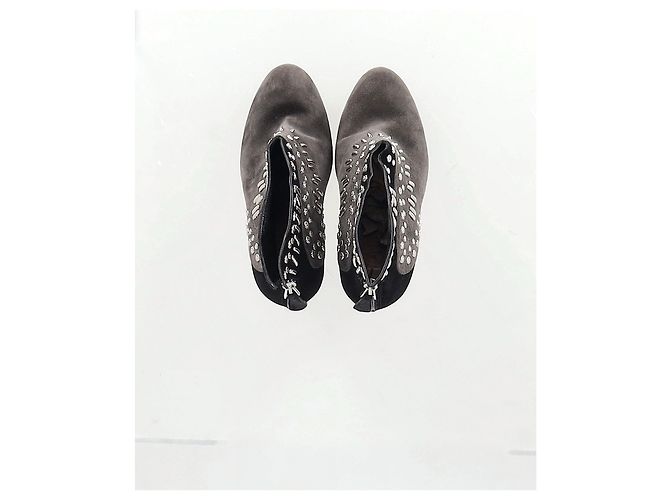 Stivaletti con tacco decorati Alaïa con ali in suede grigio e nero - vista 10