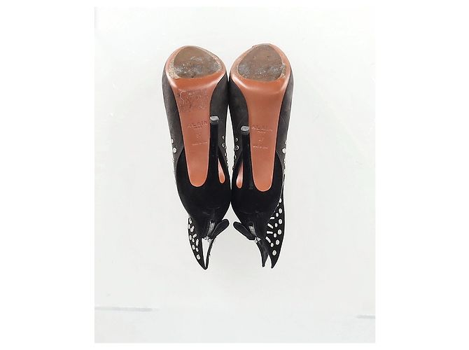 Stivaletti con tacco decorati Alaïa con ali in suede grigio e nero - vista 13